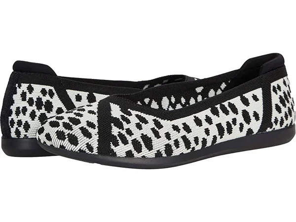 Clarks Carly Wish Women's Shoes White/Black Interest Knit : 5 B - Medium