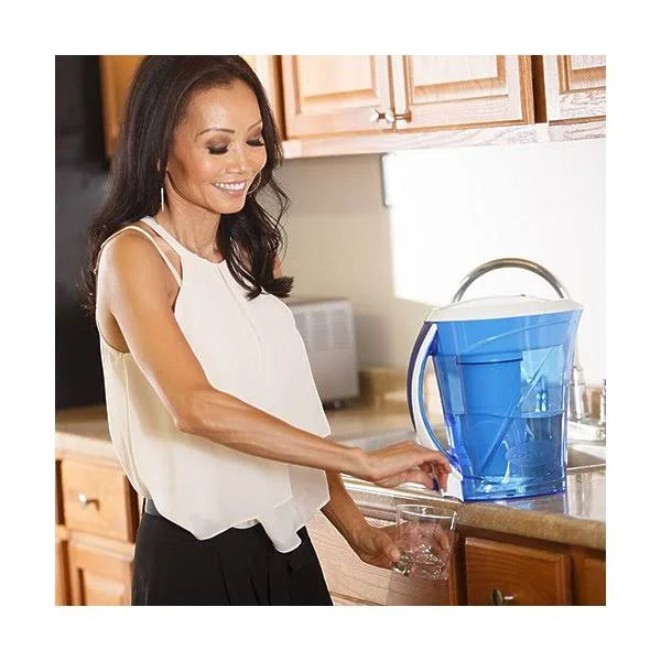 Zero Water 10-Cup Ion Exchange Water Dispenser Pitcher & 4 Replacement Filters Combo