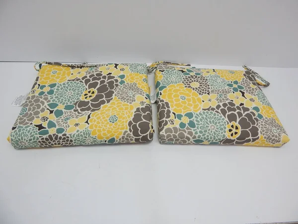 Pillow Perfect Outdoor Full Bloom Squared Corners Seat CUSHION - Set of 2