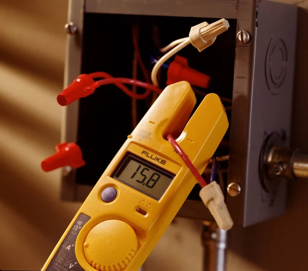 Fluke T5600 Electrical Voltage - Continuity and Current Tester