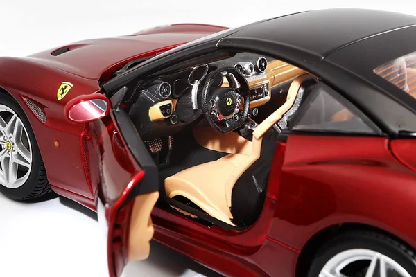 Ferrari California T Closed Top Red Signature Series 1/18 Diecast Model Car by Bburago