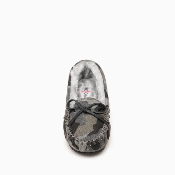 Minnetonka Women's Cally - Grey Camo - 10