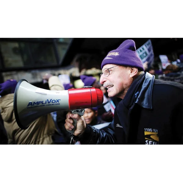 AmpliVox Sb601r - Mity-Meg 15-Watt Megaphone Bundled with Rechargeable Battery