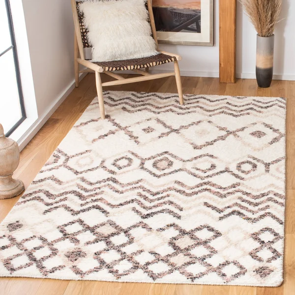Safavieh Casablanca Rug Collection CSB528A - Ivory - Pink - 4' x 6'