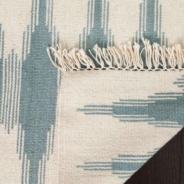 Safavieh Kilim NVK179A Ivory, Blue 6& x 9& Area Rug