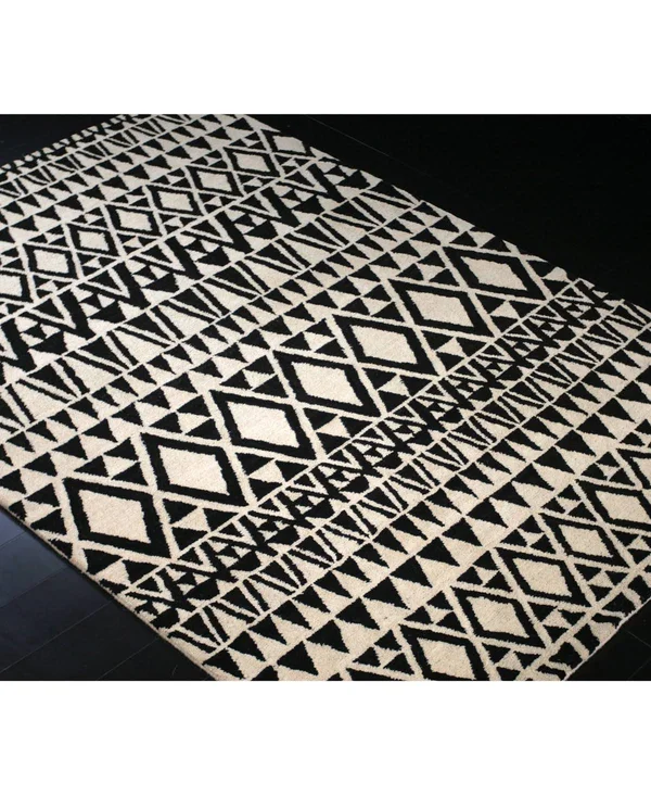 Bashian Chelsea ST247 Indoor Area Rug Ivory/Black