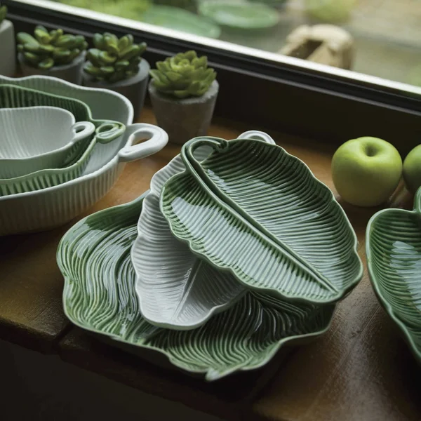 Bordallo Pinheiro Leaves Banana Leaf 50 Green