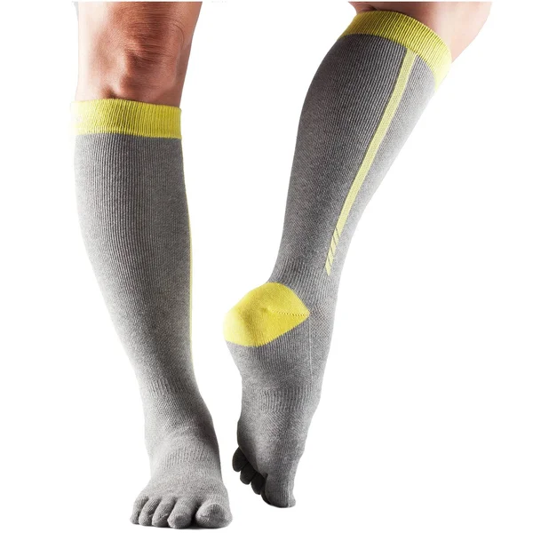 ToeSox Zoe Sport Compression Knee High Socks - Medium - Black 4AM