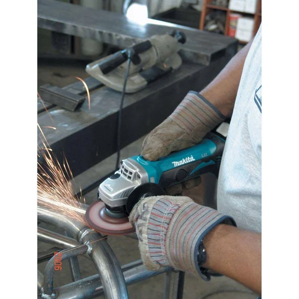 Makita Xag01z 18V LXT Lithium-Ion Cordless 4-1/2x22 Cut-Off/Angle Grinder, Tool Only