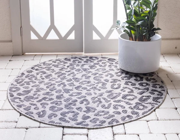 Outdoor Safari Light Gray 8 ft Round Area Rug Indoor Outdoor Rug