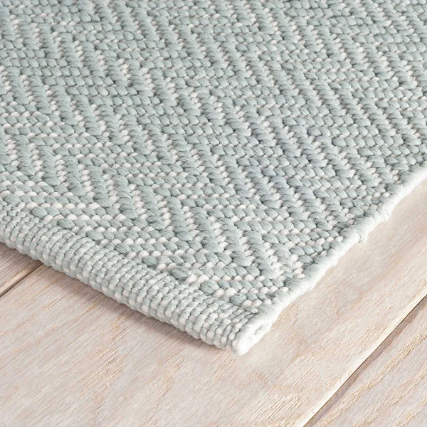 Dash & Albert - 8x10 - Herringbone Light Blue/Ivory Indoor/Outdoor Rug